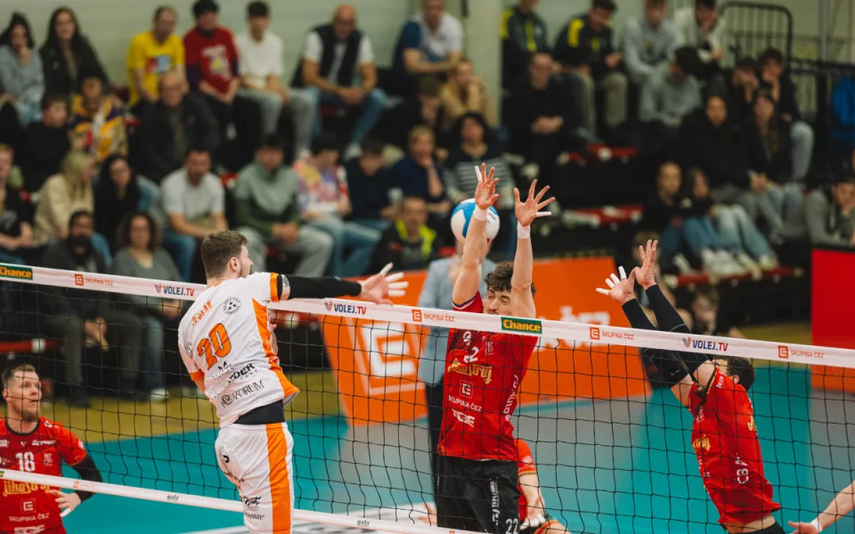 Jihostroj prohrál ve Varech. Semifinále pokračuje ve čtvrtek doma