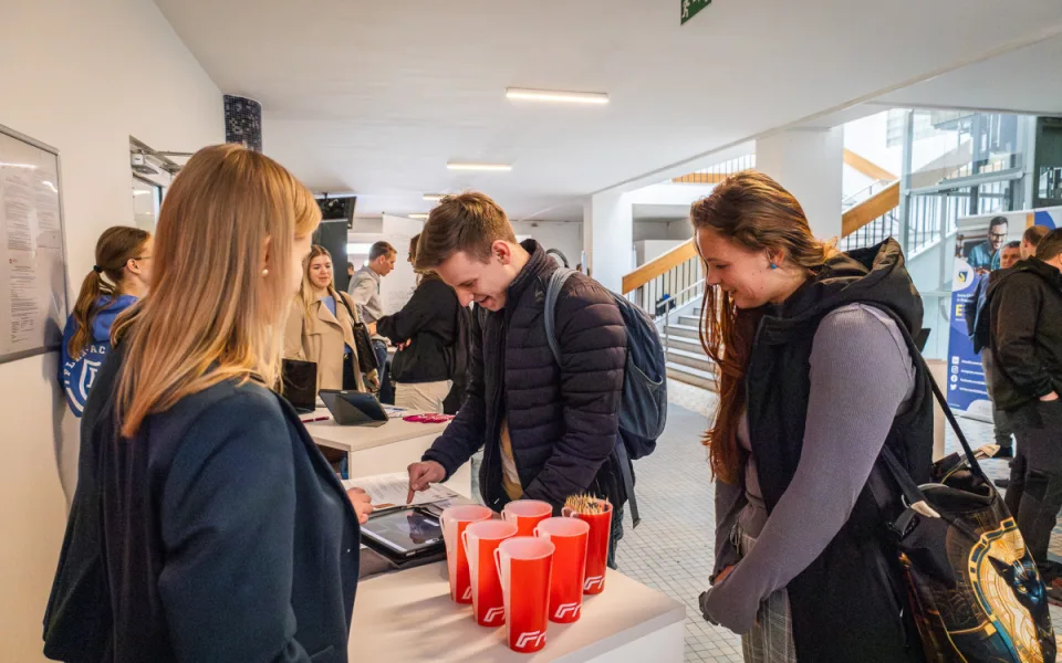 Job Day. Jihočeská univerzita přiblížila studenty k jejich budoucí kariéře