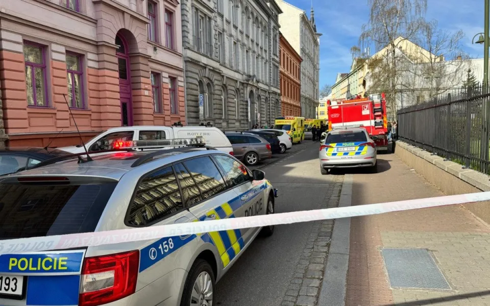Žák na budějcké základce použil pepřový sprej. Evakuovat se muselo tři sta lidí