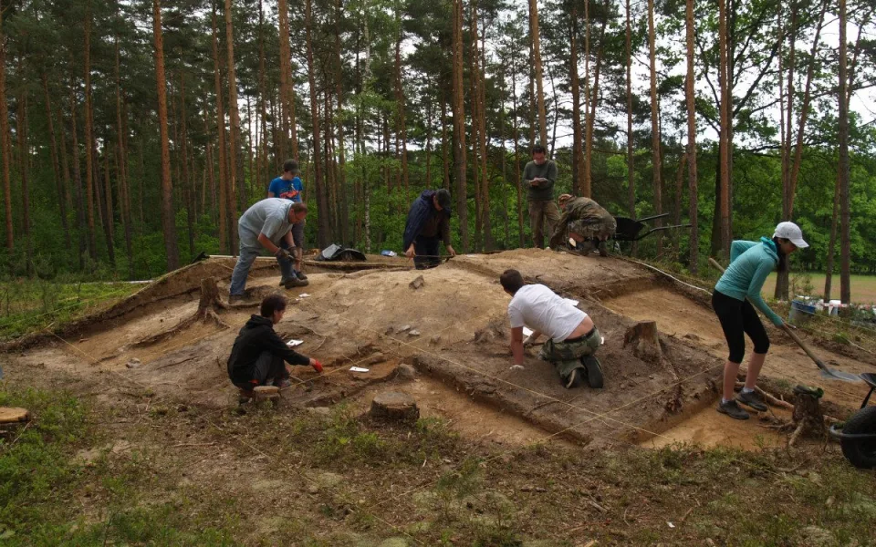 Dálnice D3 jako stezka do minulosti. Co přinesly archeologické vykopávky?