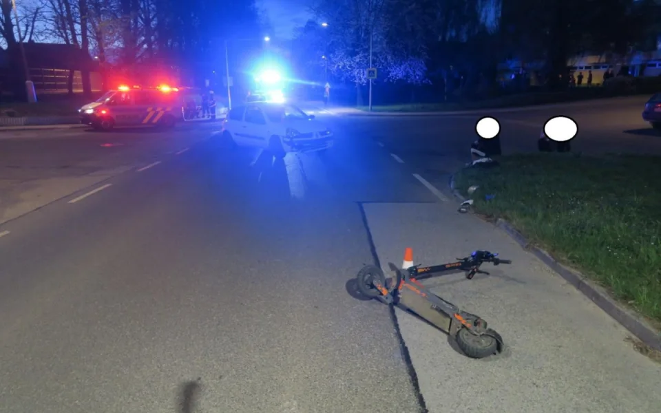 Ve Vodňanech se střetlo auto s koloběžkářem, zraněného mladíka transportoval do nemocnice vrtulník