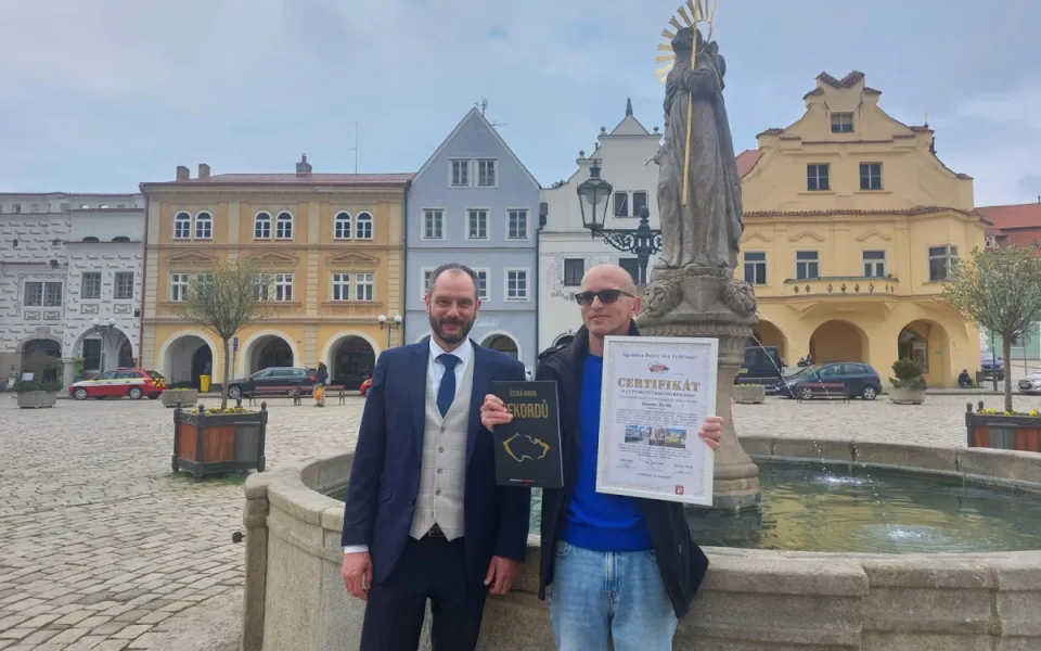 Projel republiku a navštívil 1569 kašen, netradiční koníček ho zapsal do knihy rekordů