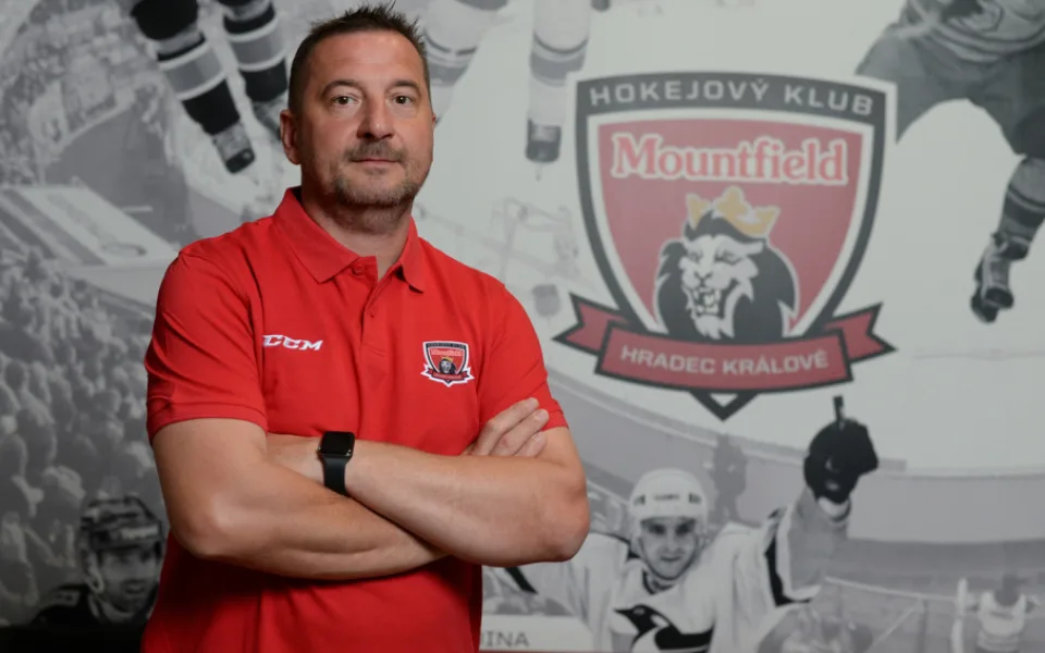Tomáš Hamara míří z Hradce do Tábora, hokejový Mountfield musí řešit změny