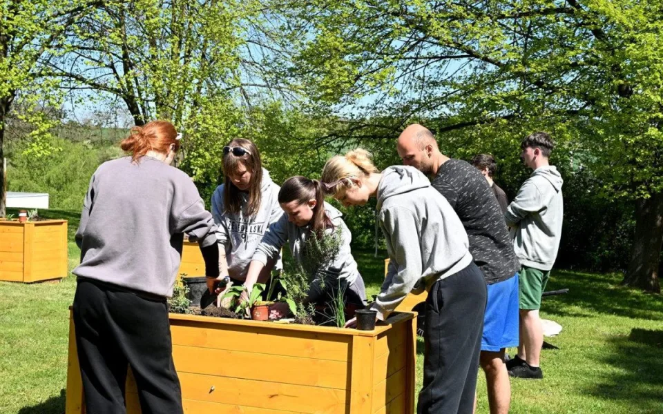 Žáci čtyř středních píseckých škol vybudovali vlastní studentský park