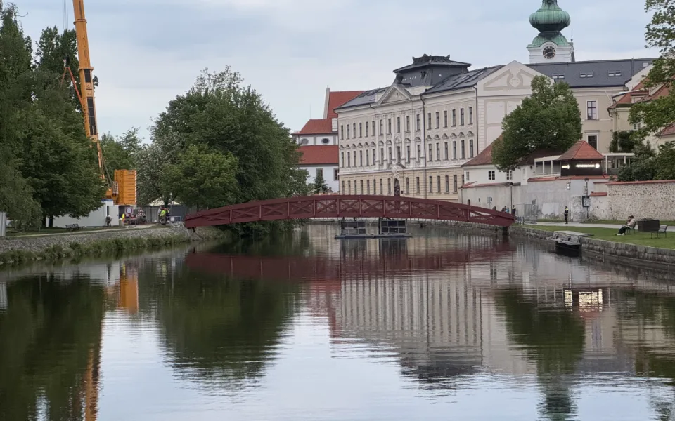 Lávka na Sokolský ostrov je zpět na svém místě