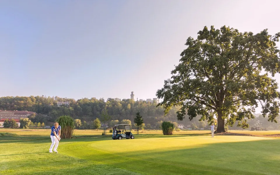 Divadelní Green spojí golfový turnaj a kulturní zážitky na Hluboké  Perex: