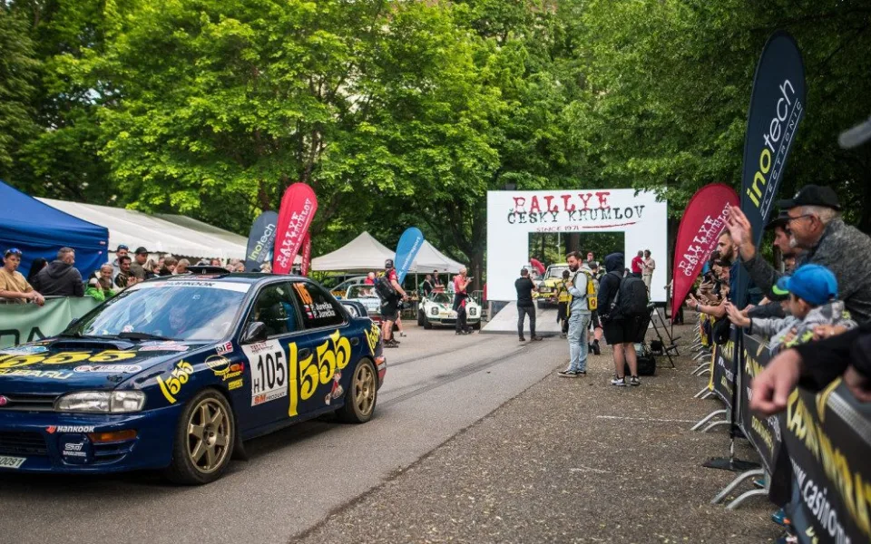 Kulturní tipy: Jižní Čechy čeká vinný košt, slet papoušků i letadel a rallye