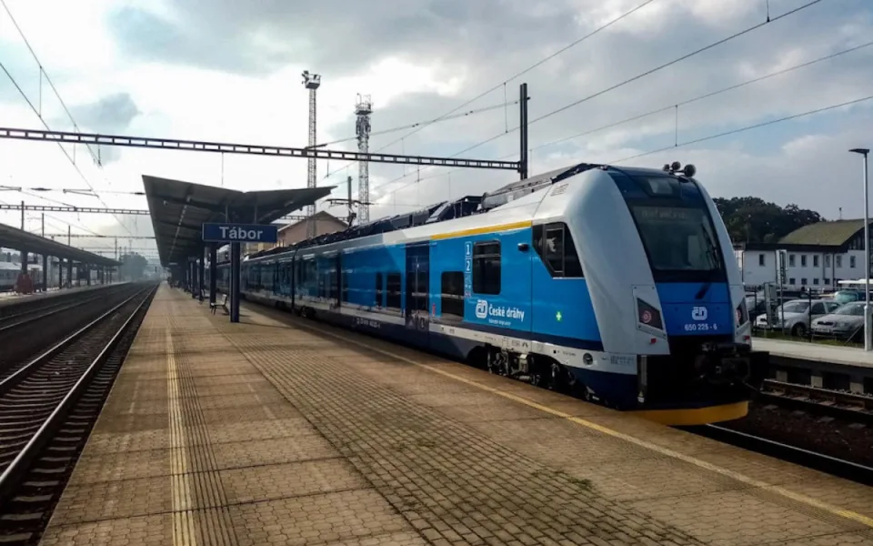 České dráhy vyhlásily tendr na deset elektrických vlaků za dvě miliardy korun