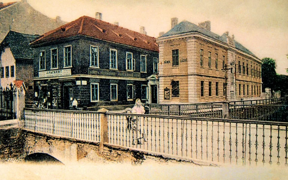 DRBNA HISTORIČKA: Ve Vídeňské ulici stály lázně s klecovou sprchou i známá kořalna