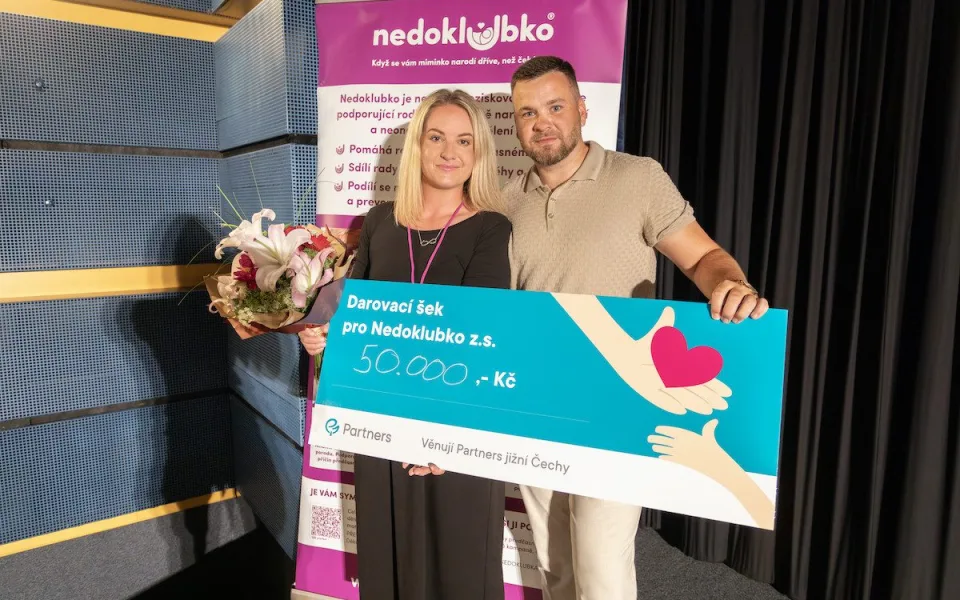 Během promítání filmu Zlatý plán se vybraly desítky tisíc pro Nedoklubko