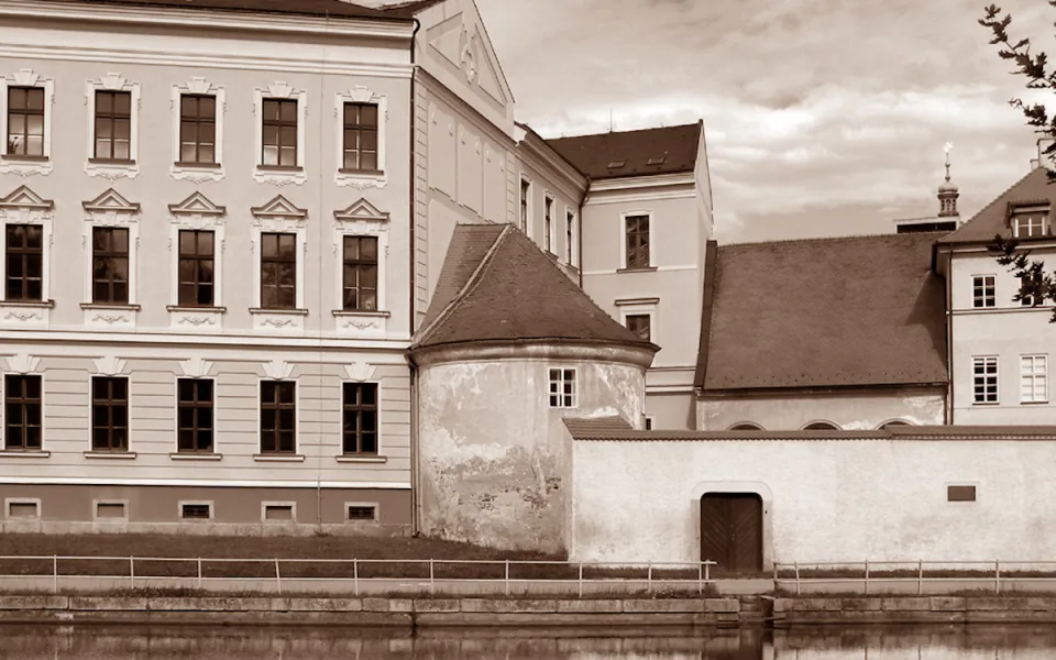 DRBNA HISTORIČKA: Jak se měnilo gymnázium v České ulici