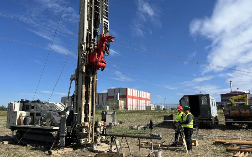 Geologové dokončují průzkum u Temelína. Připravují půdu pro malý reaktor