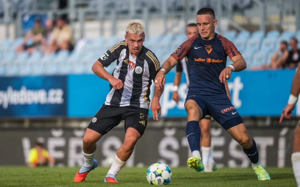 ANKETA: Dynamo stále čeká na výhru a míří do Prahy, Viktoria jede na vítězné vlně
