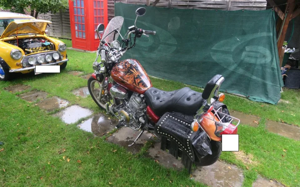 Policie šetří nehodu motorkáře a osobního auta. Hledá svědky