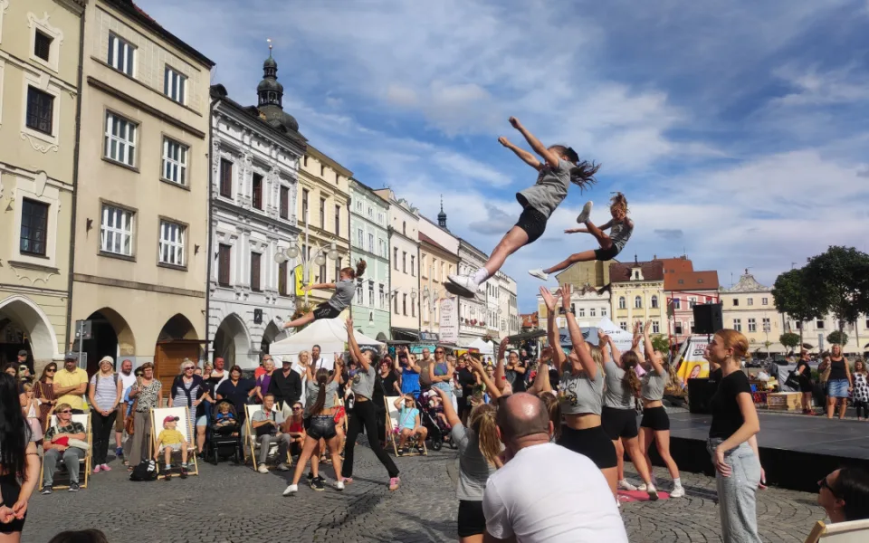 FOTO: Ulice Budějc rozzářily barvy festivalu Město lidem, lidé městu