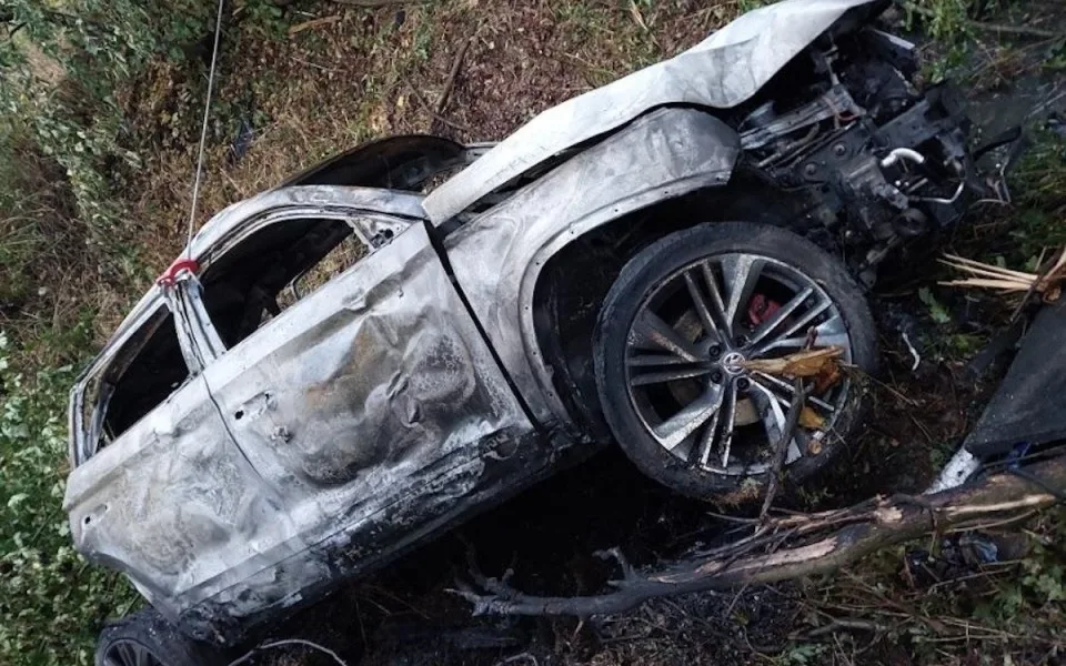 U Sedlce na Českobudějovicku zemřel dnes ráno řidič. Havarované auto začalo hořet