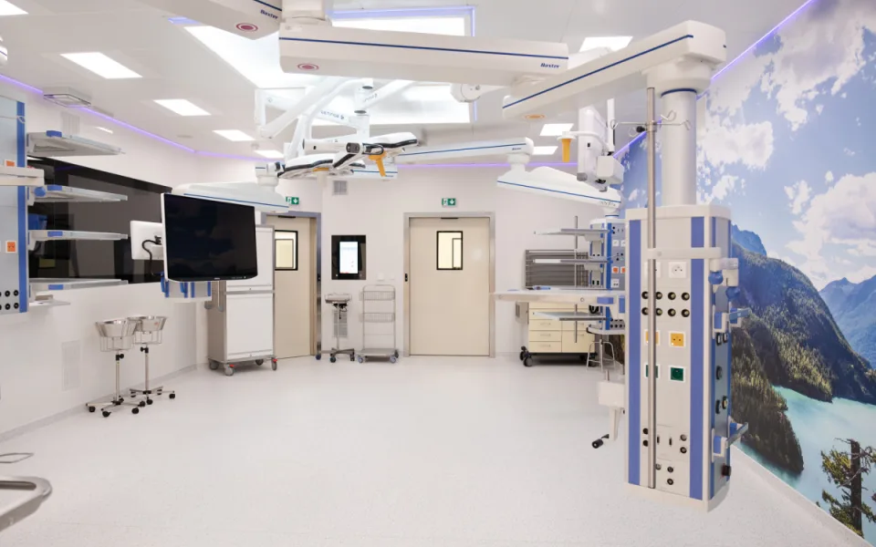 Nemocnice otevřela zrekonstruovaný pavilon C. Nabízí nové operační sály a resuscitační stanice
