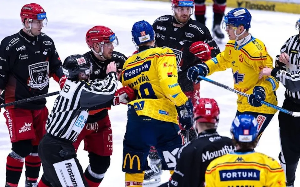 ANKETA: První venkovní duel odehraje Motor na hradeckém ledě