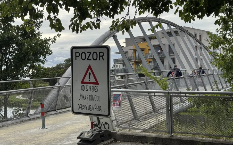 Lávku přes Vltavu čeká kompletní oprava. Na několik týdnů zůstane uzavřená