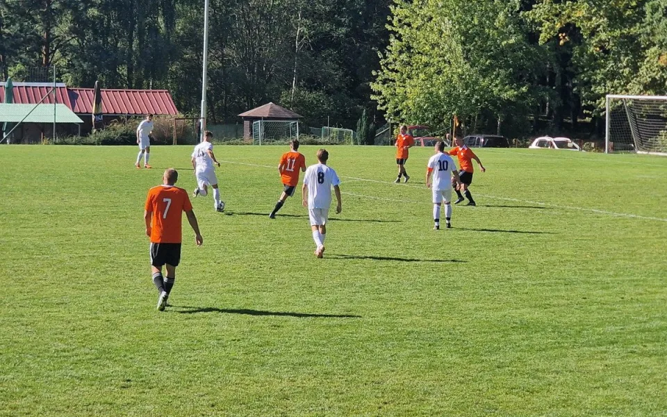 Mokré rozstřílelo Čtyři Dvory B 13:0, desítku nadělila také rezerva Lokomotivy.