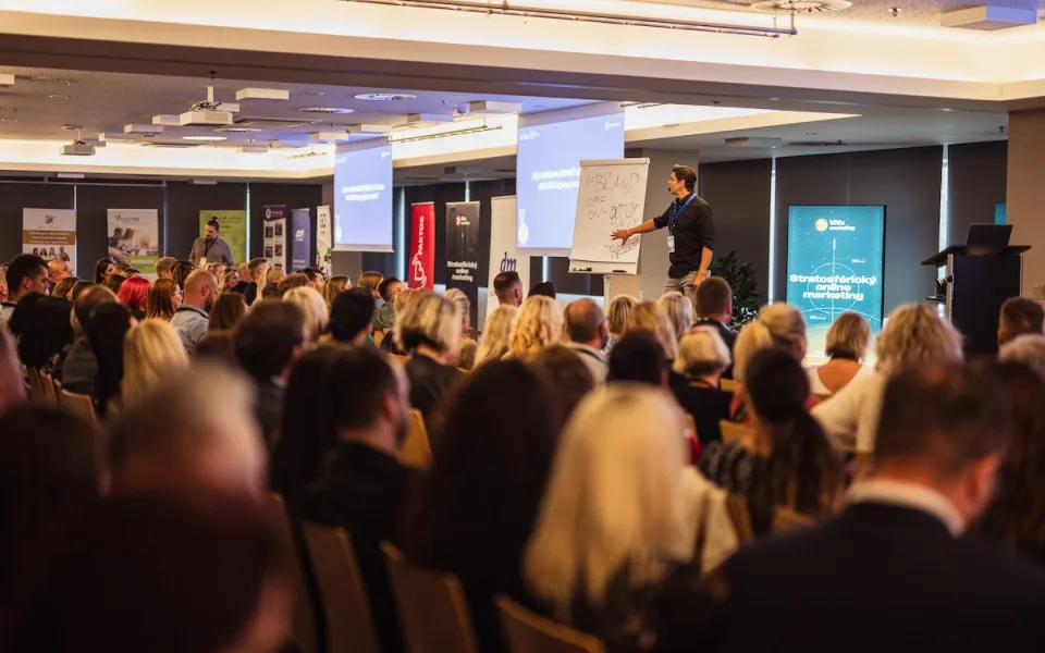 Byznysová konference na jihu Čech propojí podnikání, AI a leadership.
