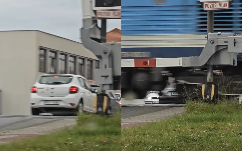 Vjela na koleje, kde ji uvěznily závory. Od neštěstí ženu zachránily centimetry