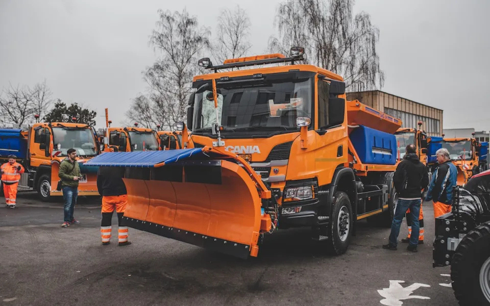 Silničáři mají připraveno na zimu v Budějovicích 2000 tun posypového materiálu