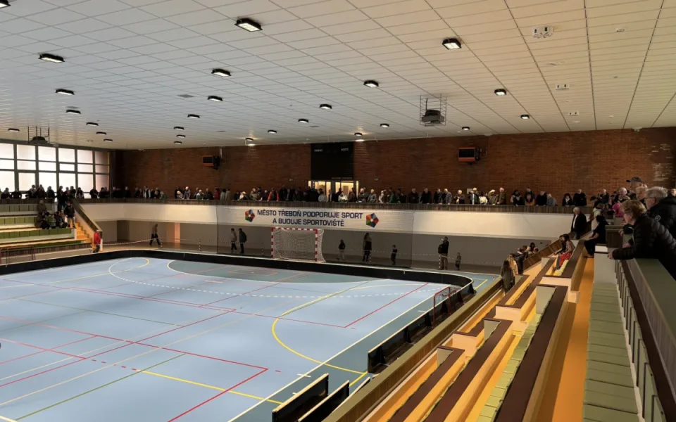 Třeboň otevřela zrekonstruovanou sportovní halu. Město už chystá další přístavbu