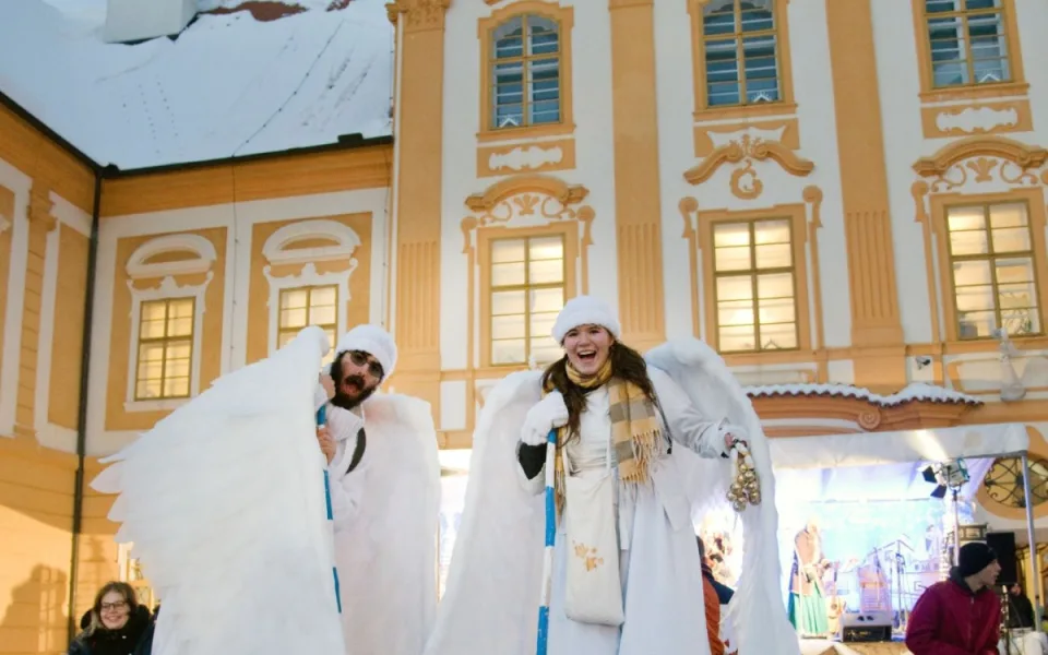 Čerti, koncerty, divadlo i živý betlém. Advent v Borovanech je tu.