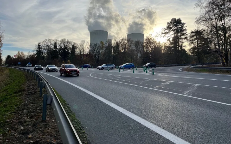 Riziková křižovatka u Temelína je minulostí. Energetici ji nechali upravit