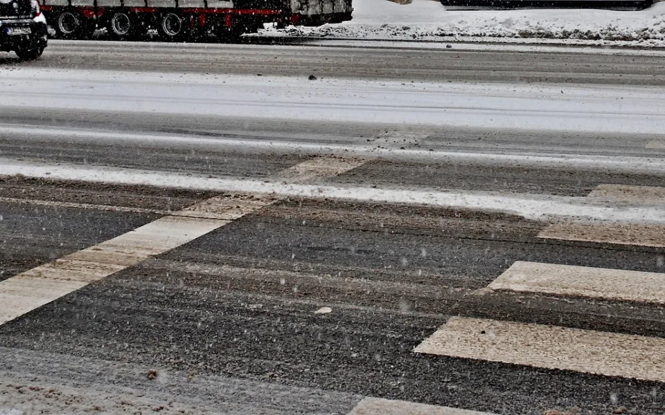 Jižní Čechy čeká mrazivá noc, v pondělí a úterý si dejte pozor na ledovku