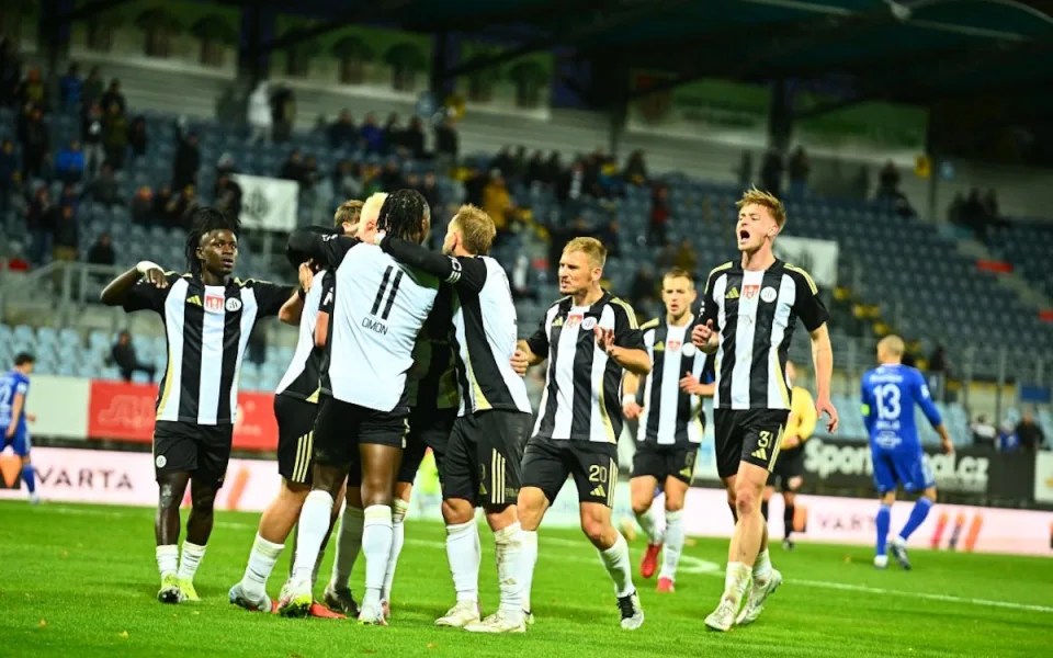 Dynamo má přijít o tři hráče z Nigerie