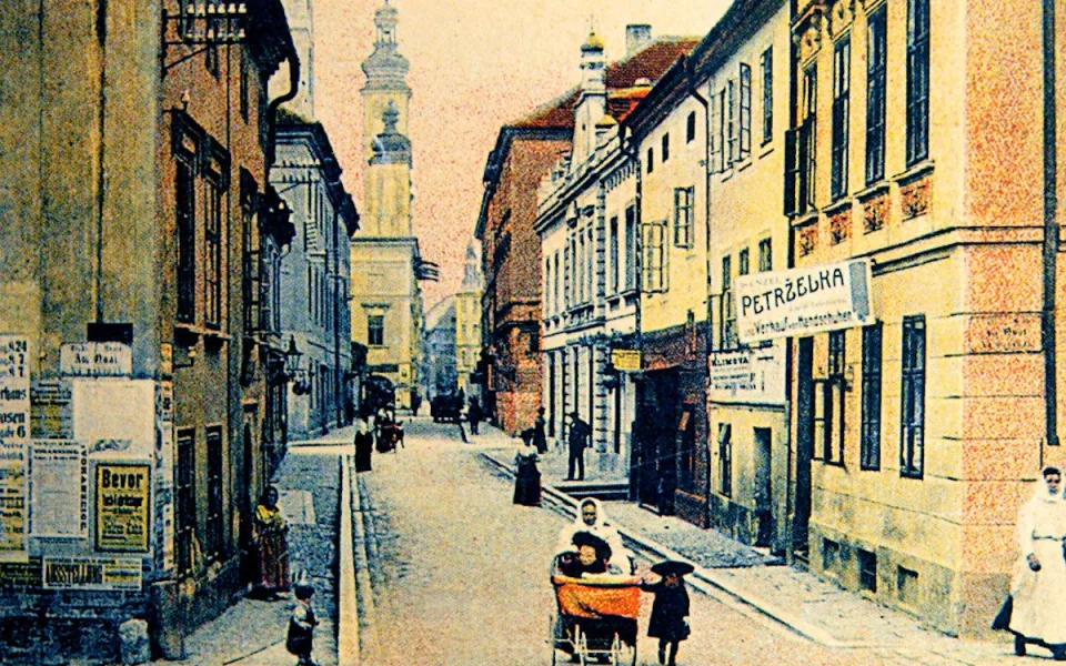 DRBNA HISTORIČKA: Biskupská ulice bývala slepá, průjezdnou se stala až kvůli koňce