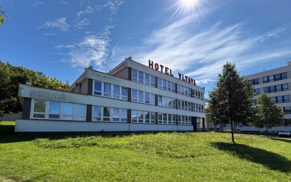 Krumlov kupuje hotel Vltava za 40 milionů. Jasné využití pro něj ale zatím nemá
