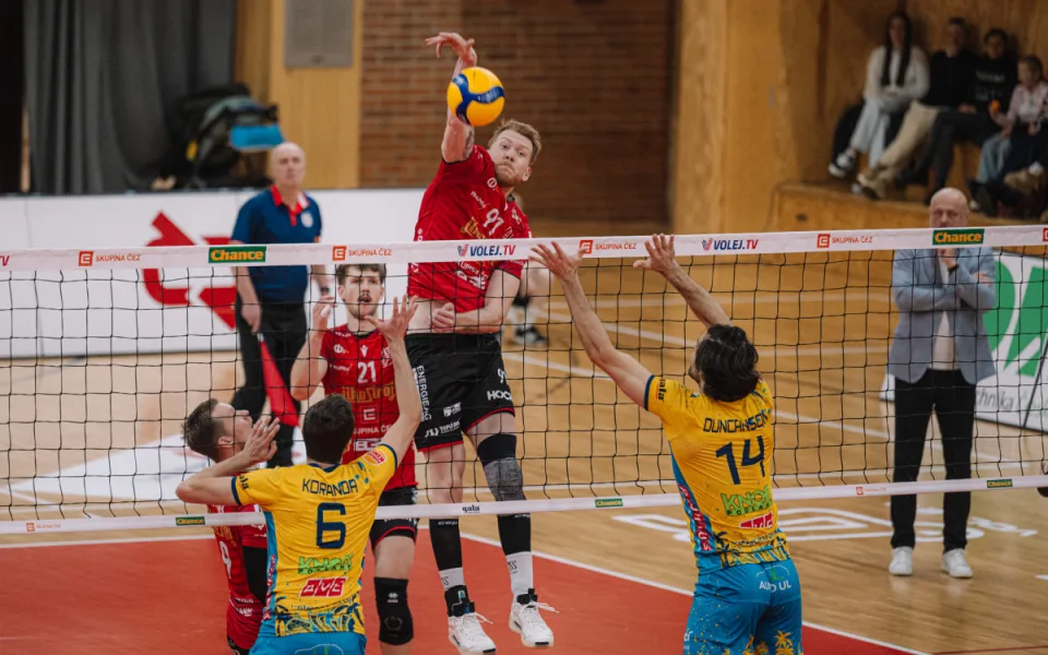 COV/Dan Kubat