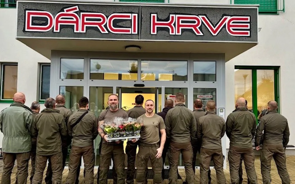 Policisté z Temelína darovali krev. Většina z nich byli prvodárci
