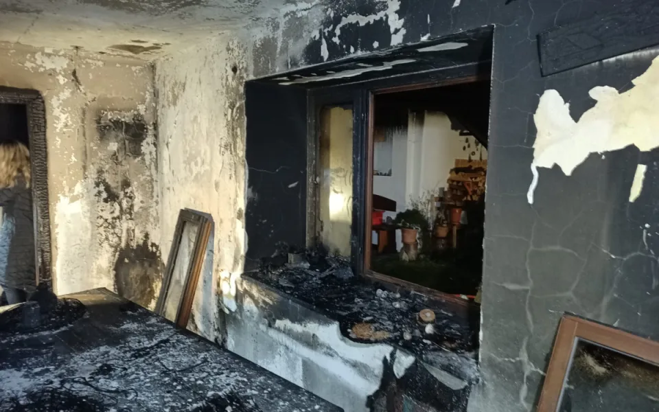 Požár rodinného domu si na Kaplicku vyžádal lidský život