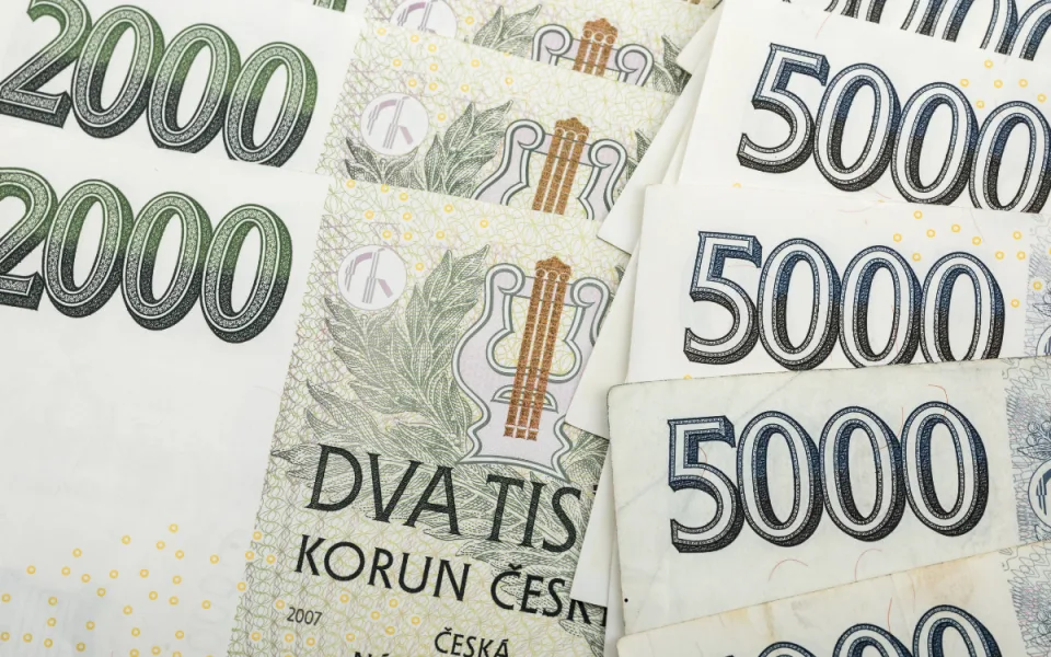 Pozor na falešné půjčky. Podvodníci spoléhají na to, že potřebujeme peníze na dárky