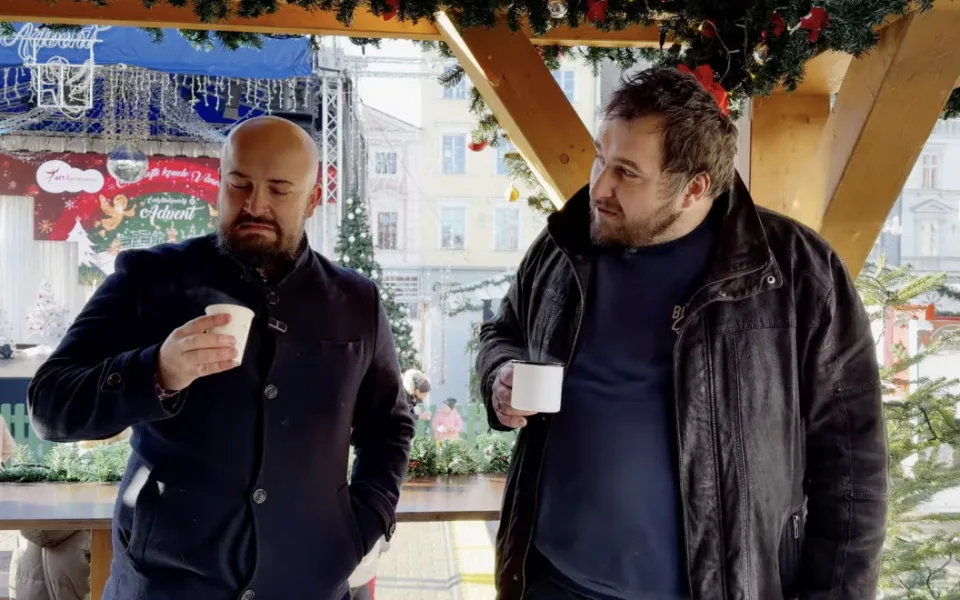 Adventní trhy v Budějovicích mají nejhorší svařák, shodli se vinaři. Chutnal po myšině