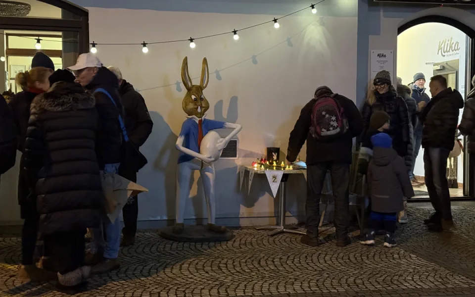 Lidé vzpomínali na Pavla Šindelíře. Zajíc patřil k výrazným postavám Budějc