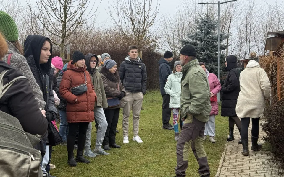 Vánoce v útulku Animal Rescue. Venčení pejsků, opékání buřtů a hromada lásky