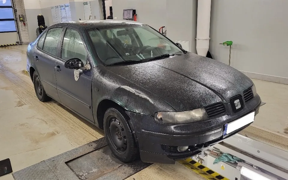 Policisté v Jindřichově Hradci zastavili pojízdný vrak. Kontrola odhalila 21 závad