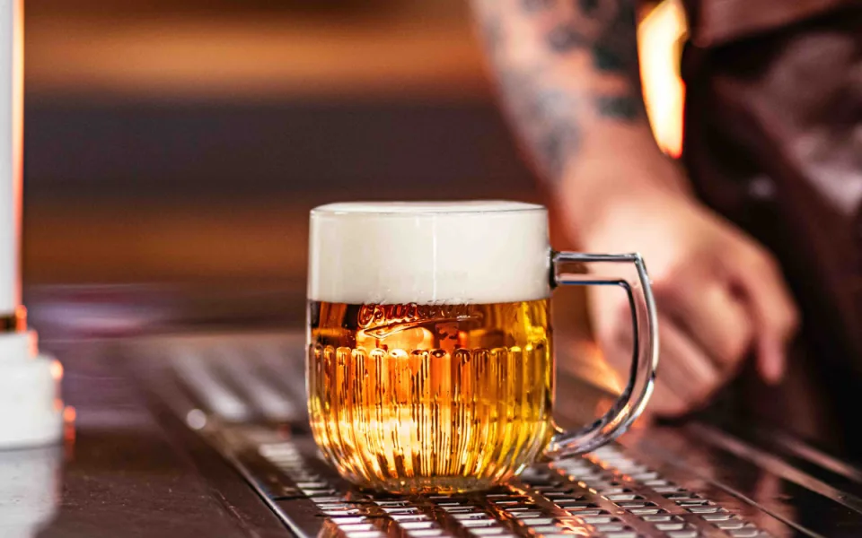 Budvar táhne proti proudu. Prodeje piva rostou doma i v zahraničí