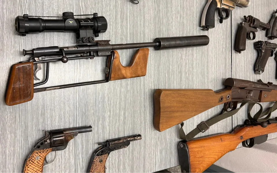 Od pistolí po raritu z války. Zbraňová amnestie na jihu Čech překvapuje