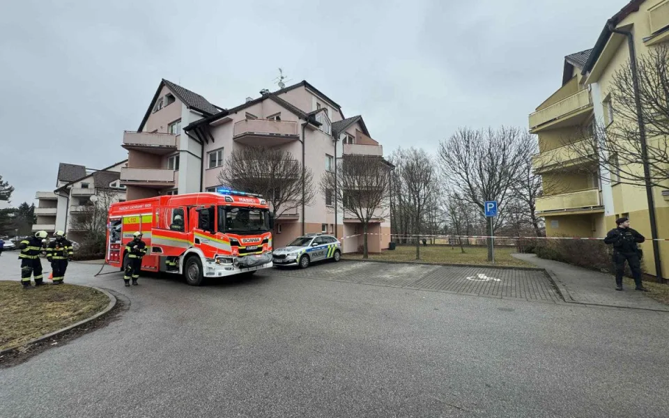 Policie zasahuje v Plavské ulici v Budějcích, na místě je podezřelý kufřík