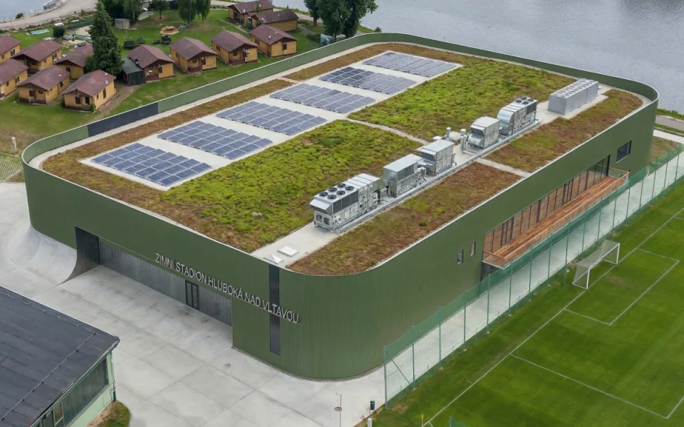 Základní kámen je položen. Hluboká začala psát příběh nového zimního stadionu