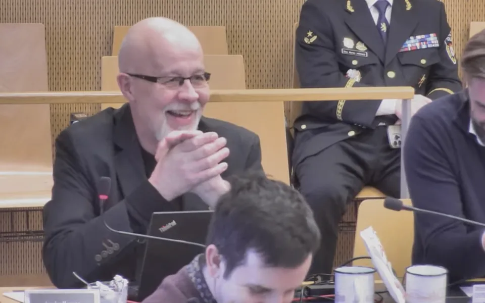 Trapas v přímém přenosu. Budějcká zastupitelka nevypla mikrofon a nazvala kolegu blbečkem