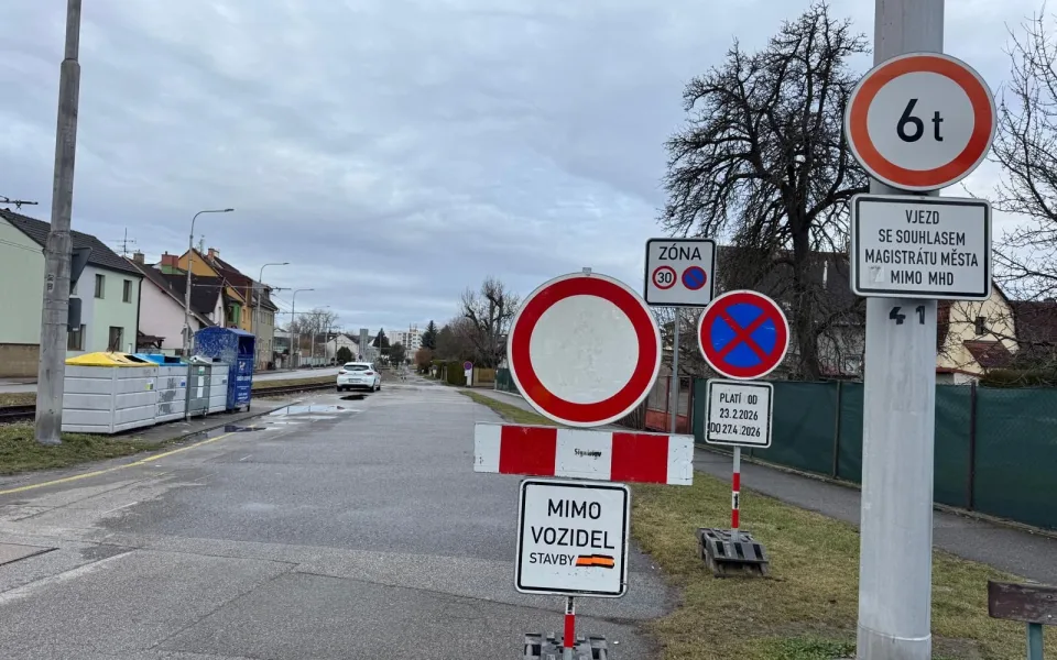 Stavba horkovodu uzavře část Papírenské ulice