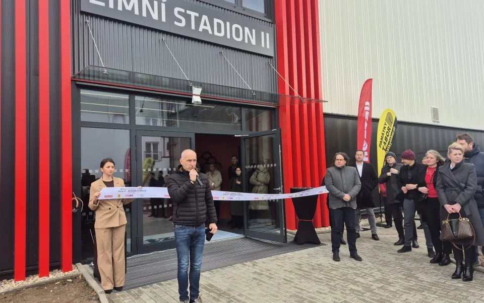 Nová ledová plocha v Táboře uleví přetíženému stadionu, stála 180 milionů korun
