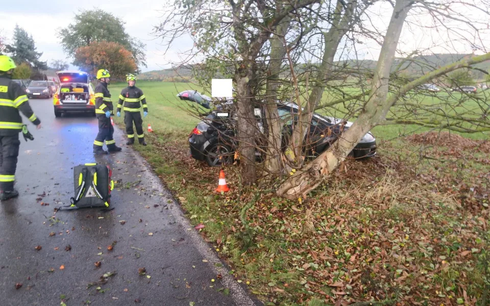 Chyba řidiče odstartovala boj o život. Pohotoví manželé oživili mladistvou dívku